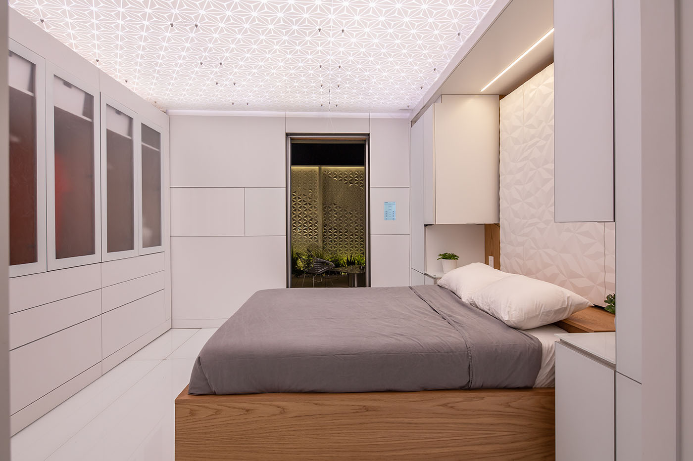 FutureHAUS bedroom with a smart bed that measures the sleep quality and adjusts the firmness, temperature, and elevation.