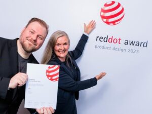 LINAK employees at the ceremony for the RedDot award.